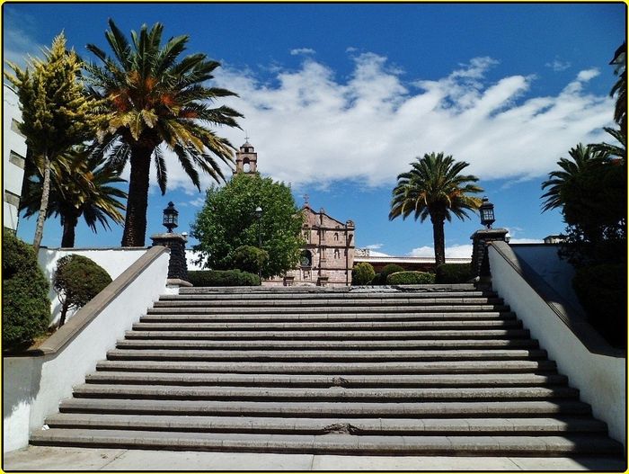 Escaleras de la Parroquia 