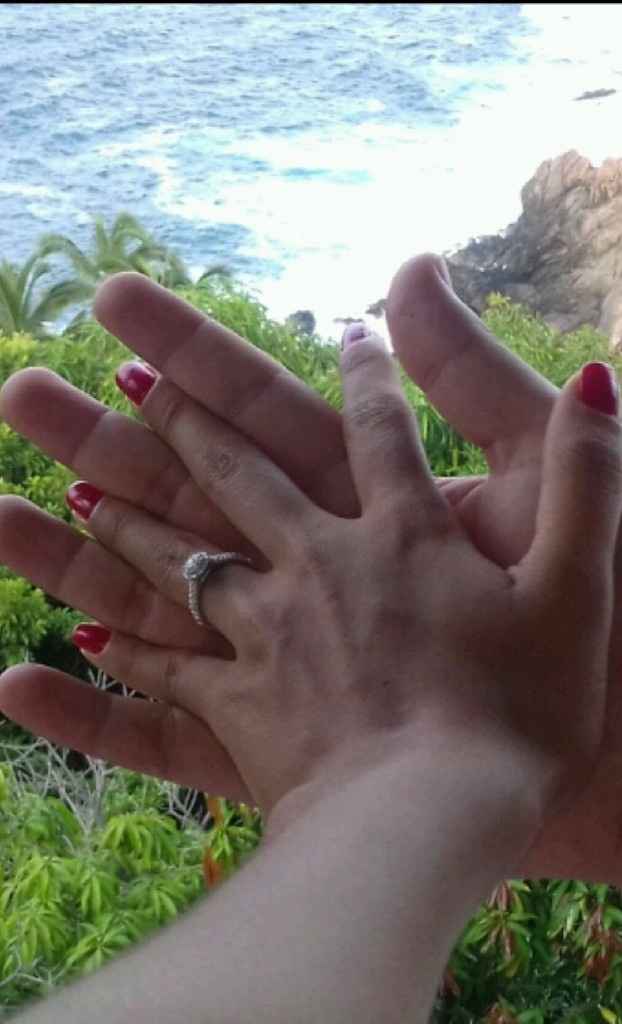 a presumir su anillo 💍 - 1