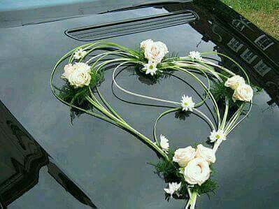 Ideas de decoración con flores para el auto - 1