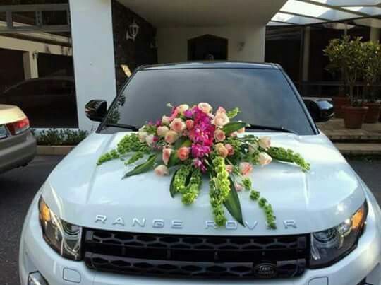 Ideas de decoración con flores para el auto - 6