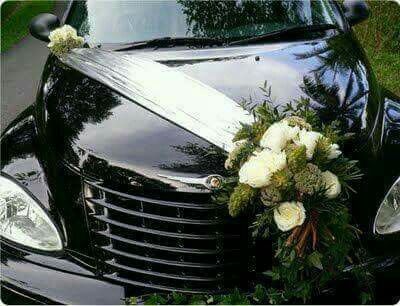 Ideas de decoración con flores para el auto - 7