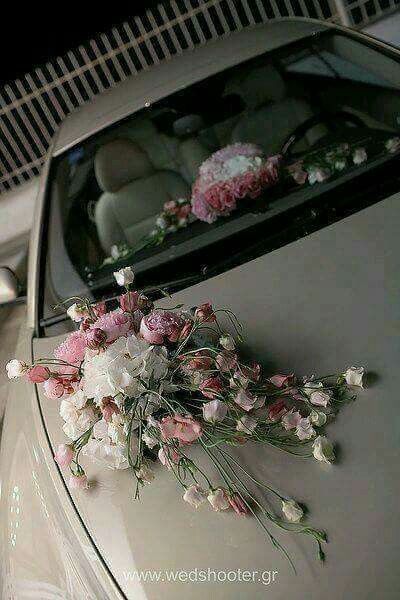 Ideas de decoración con flores para el auto - 11