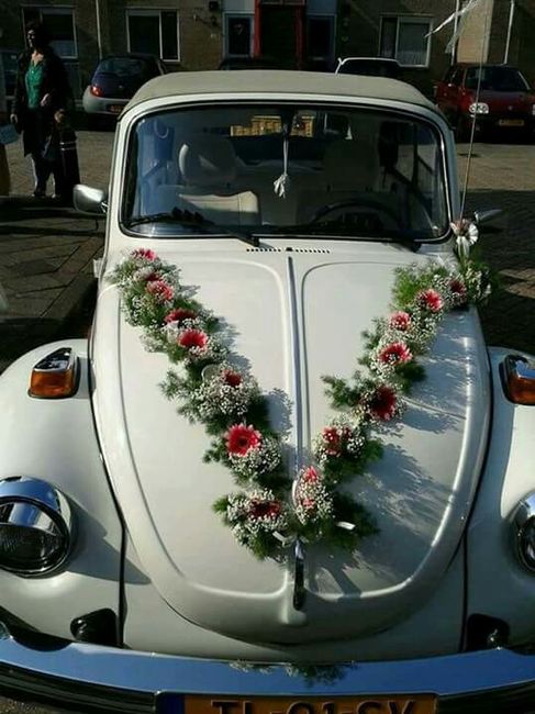 Ideas de decoración con flores para el auto - 13