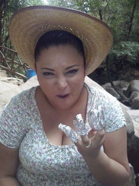 quitandome las uñas