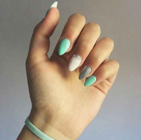 Uñas de novia ¿discretas o atrevidas? - 1