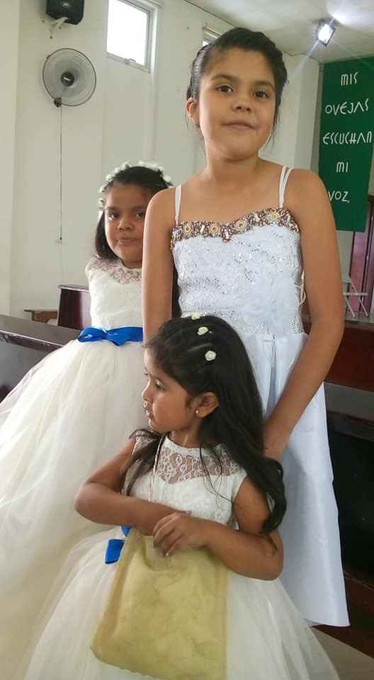 Pajesitas de Blanco y beige