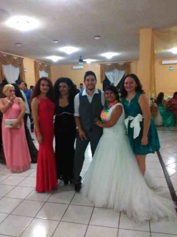 amigas de la secundaria y mi prima (pd:ya no traia tacones)