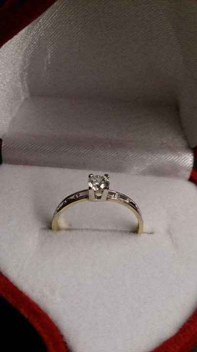 Catálogo de anillos de compromiso de Bodas.com - 1