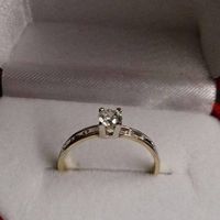 Catálogo de anillos de compromiso de Bodas.com - 1