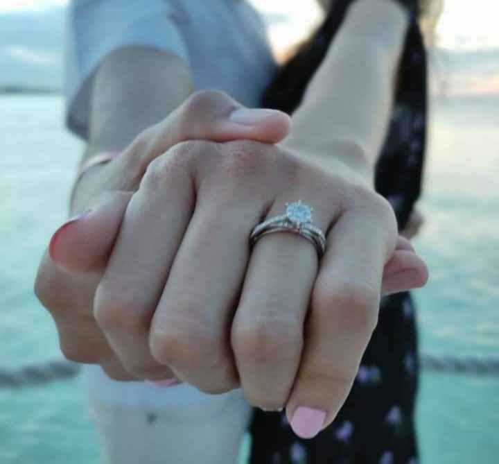 ¡Enséñanos el anillo de compromiso! 💍 - 1