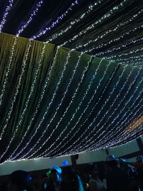 ENTELADO CON LUCES EN EL TECHO