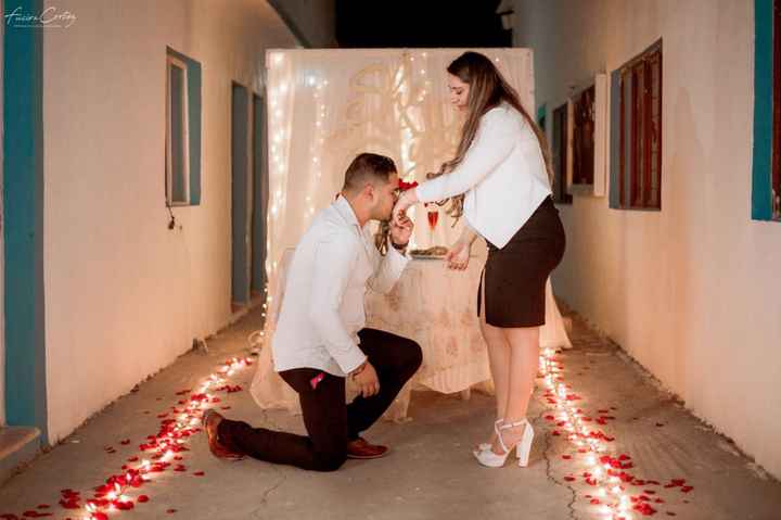 ¿Tu pareja se arrodilló cuando hizo la propuesta?🎁 - 1