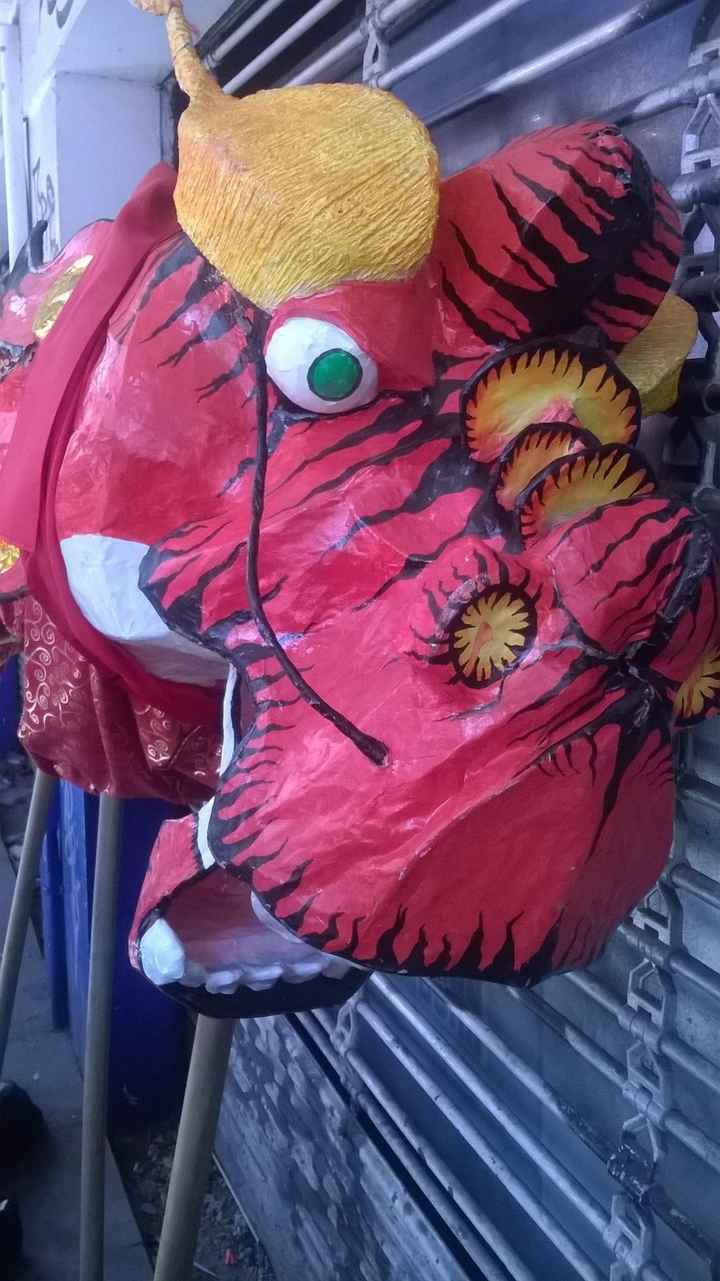 El dragón que llega con el año nuevo, antes de comenzar el recorrido