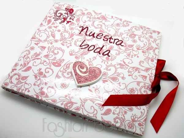 Un libro de firmas casi tradicional :)