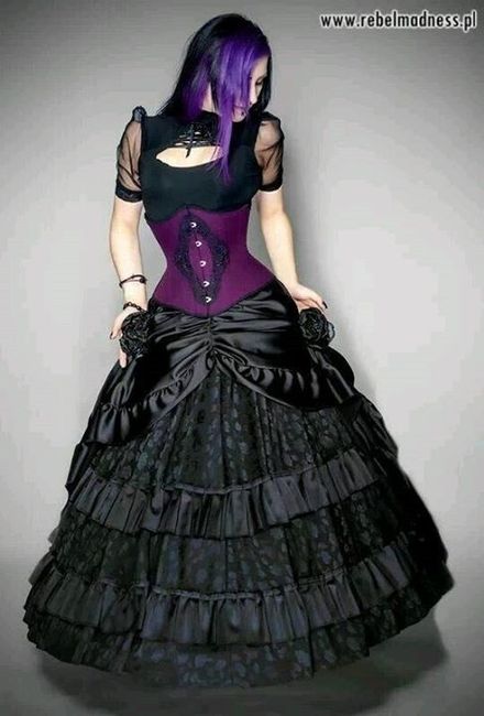 vestido actual con influencia victoriana