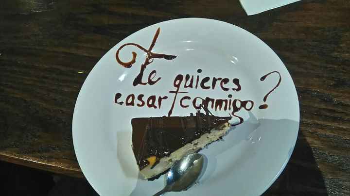 Me pidió la mano en___ (completa la frase) - 1