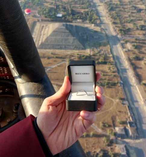 ¿Qué prefieren: un anillo de compromiso ostentoso o sencillo? 💍 - 1