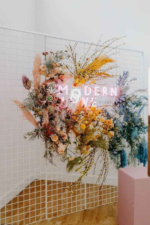 Decoración con pampas y letreros de neón para bodas en otoño - invierno - 2
