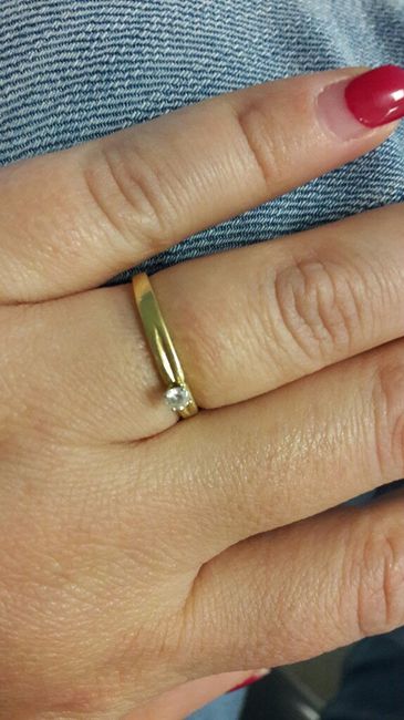 Anillo de compromiso con zirconia? 1