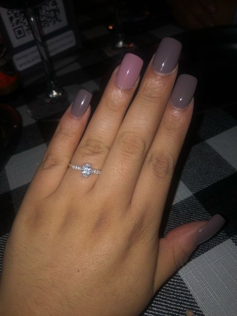 Dia Festivo y de presumir su anillo de compromiso - 1