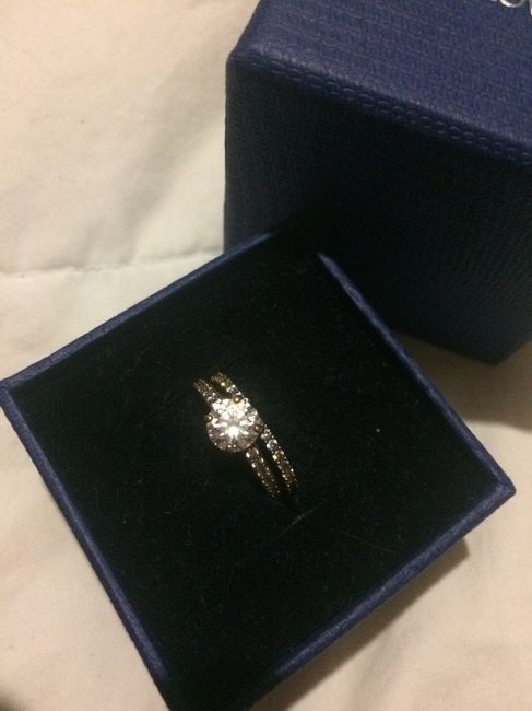 ¿Con anillo de compromiso o sin anillo de compromiso? - 1