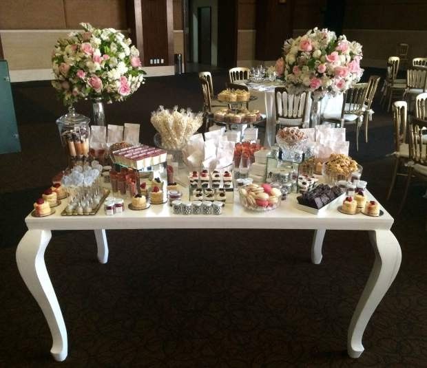 MESA DE DULCES