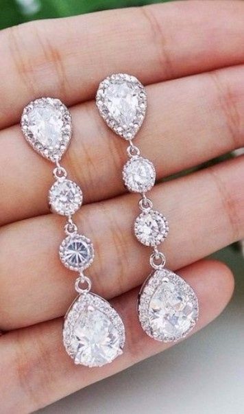 Aretes largos con diseño