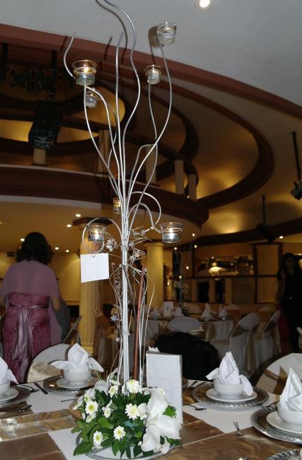 centro de mesa con velitas