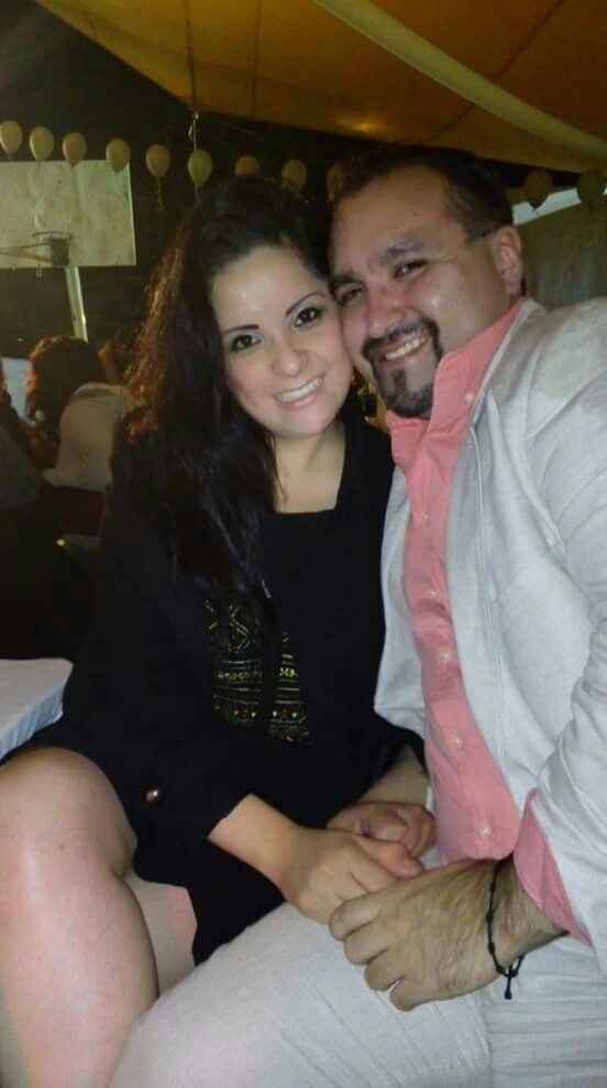 Fotos con su prometido.. - 1