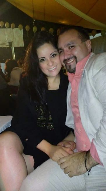 Fotos con su prometido.. - 1
