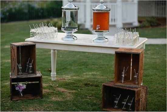 mesa con dispensador y jars