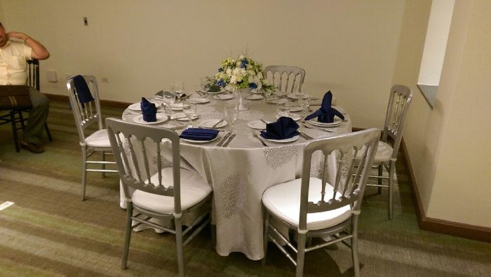 Ya con la degustacion, montaje y centros de mesa