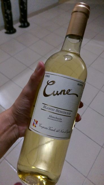 Ya listo la eleccion del vino para el brindis.