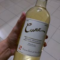 Ya listo la eleccion del vino para el brindis.