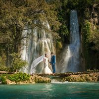 Sesión trash the dress cascada velo de novia - 1
