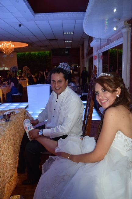 mi esposo preparandome para la batucada