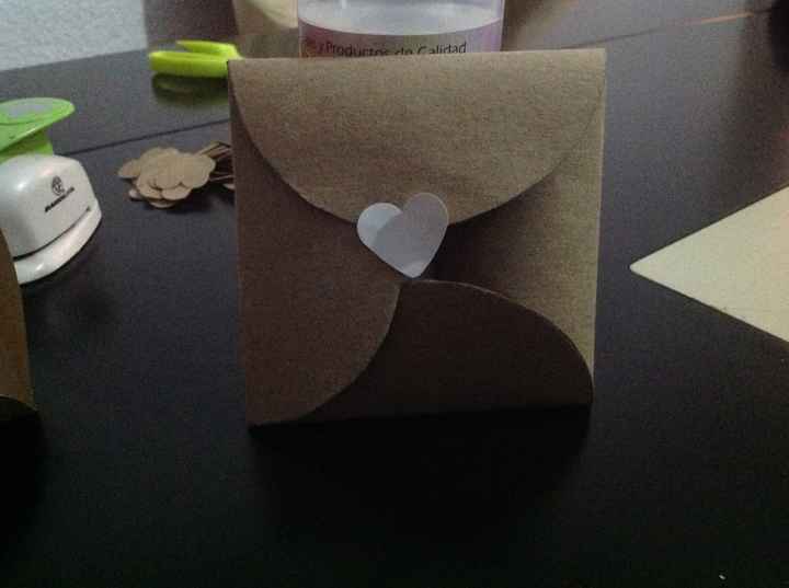 Invitación de papel kraft diy