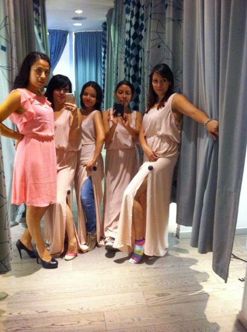 MIS DAMAS DE HONOR EN EL PROBADOR