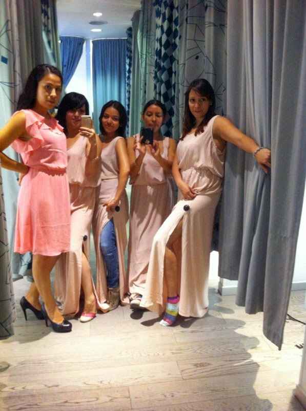 MIS DAMAS DE HONOR EN EL PROBADOR