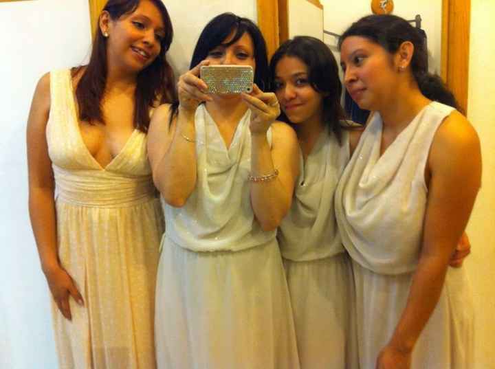 DAMAS DE HONOR EN EL PROBADOR FELICES