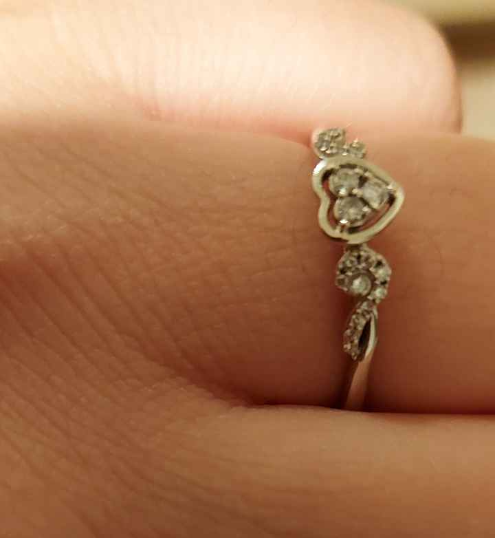 Esencial o lujo: anillo de compromiso - 1