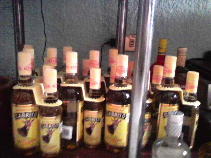 tequila cabrito con regalo de botellita de 375 ml