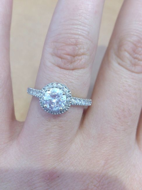 Presuman su anillo de compromiso!! - 1