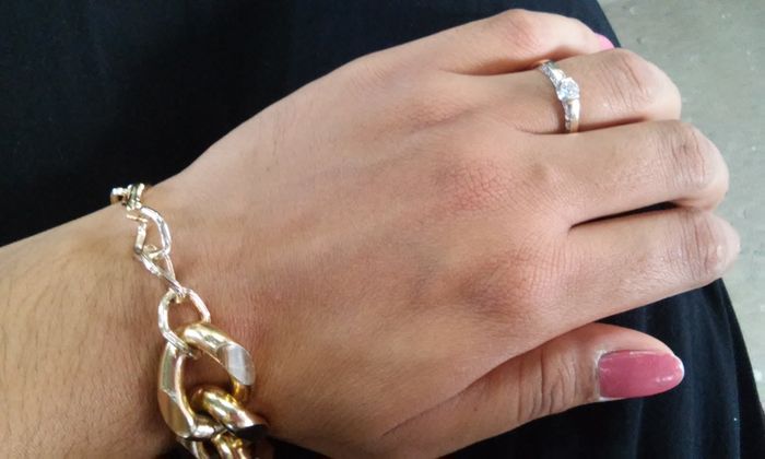 Presumiendo mi anillo :)