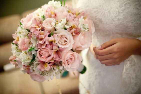 rosas y astromelias 
