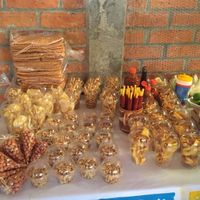 chicharrines y dulces picantes 