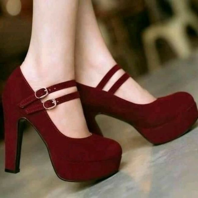 Zapatos de novia en colores oscuros 12