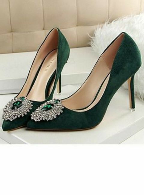 Zapatos de novia en colores oscuros 17