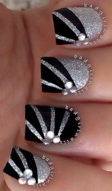 Uñas en color negro 2