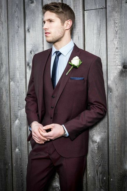 Trajes de novio en colores oscuros - 1